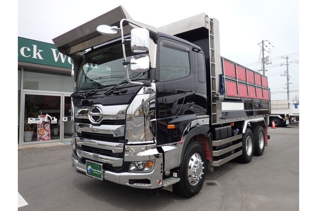 日野　プロフィア　ダンプ（８.４ｔ積）　４１０馬力　平成３０年式の画像00