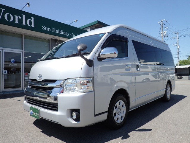 トヨタ　ハイエースコミューター　３.０ＧＬ　乗車定員１４人　平成２７年式の画像