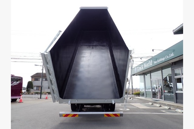 三菱ふそう　スーパーグレート　深ダンプ（１０.６ｔ積・３９㎥）　令和６年式の画像12