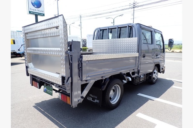 いすゞ　エルフ　ダブルキャブ（２ｔ積・パワーゲート付）　平成２６年式の画像05