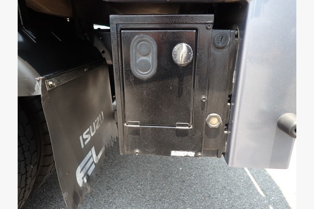 いすゞ　エルフ　ダブルキャブ（２ｔ積・パワーゲート付）　平成２６年式の画像31
