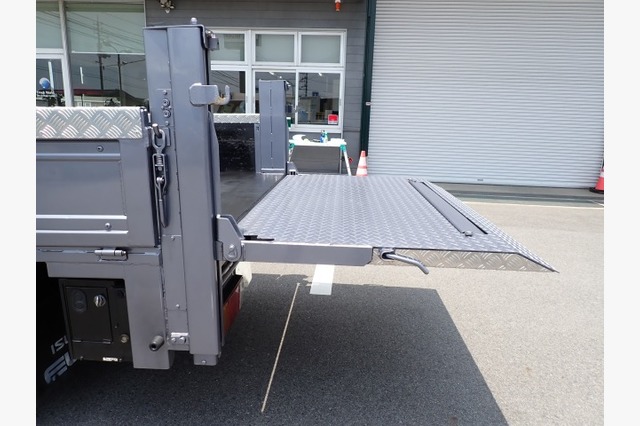 いすゞ　エルフ　ダブルキャブ（２ｔ積・パワーゲート付）　平成２６年式の画像47