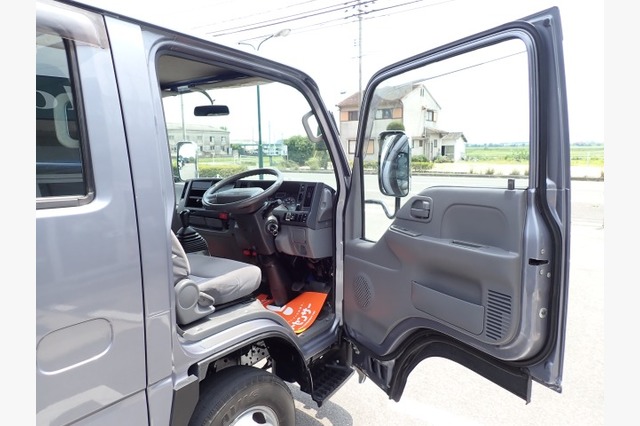 いすゞ　エルフ　ダブルキャブ（２ｔ積・パワーゲート付）　平成２６年式の画像54