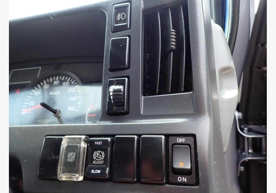 いすゞ　エルフ　ダブルキャブ（２ｔ積・パワーゲート付）　平成２６年式の画像73