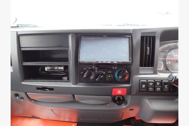 いすゞ　エルフ　ダブルキャブ（２ｔ積・パワーゲート付）　平成２６年式の画像76