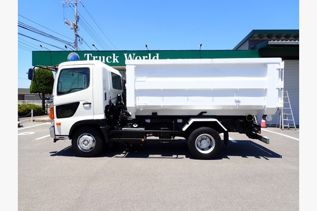 日野　レンジャー　脱着装置付コンテナ専用車（３.９５ｔ積・８.２㎥）　平成２４年式の画像01