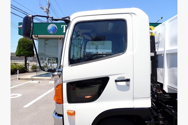 日野　レンジャー　脱着装置付コンテナ専用車（３.９５ｔ積・８.２㎥）　平成２４年式の画像18