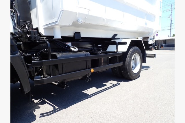 日野　レンジャー　脱着装置付コンテナ専用車（３.９５ｔ積・８.２㎥）　平成２４年式の画像21