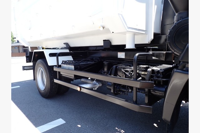 日野　レンジャー　脱着装置付コンテナ専用車（３.９５ｔ積・８.２㎥）　平成２４年式の画像28