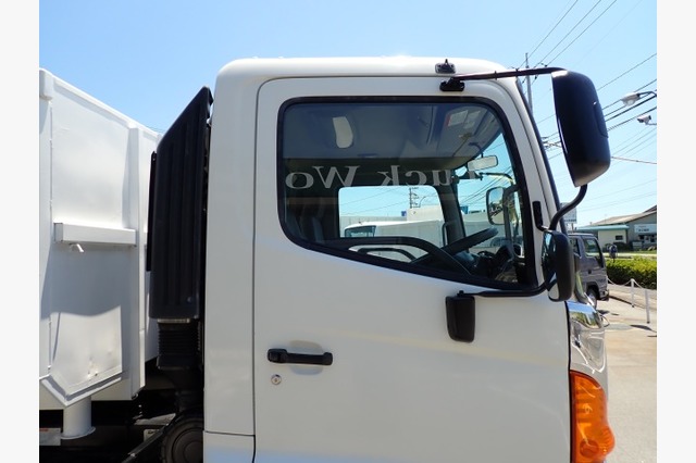 日野　レンジャー　脱着装置付コンテナ専用車（３.９５ｔ積・８.２㎥）　平成２４年式の画像29