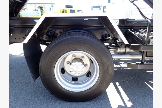 日野　レンジャー　脱着装置付コンテナ専用車（３.９５ｔ積・８.２㎥）　平成２４年式の画像44