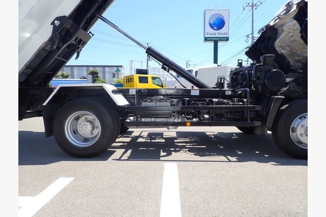 日野　レンジャー　脱着装置付コンテナ専用車（３.９５ｔ積・８.２㎥）　平成２４年式の画像45