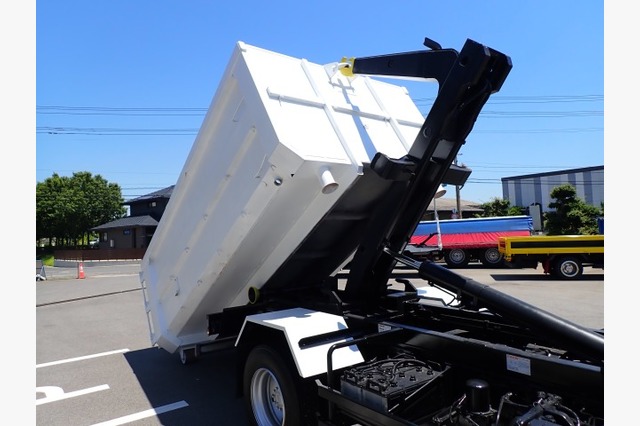 日野　レンジャー　脱着装置付コンテナ専用車（３.９５ｔ積・８.２㎥）　平成２４年式の画像59