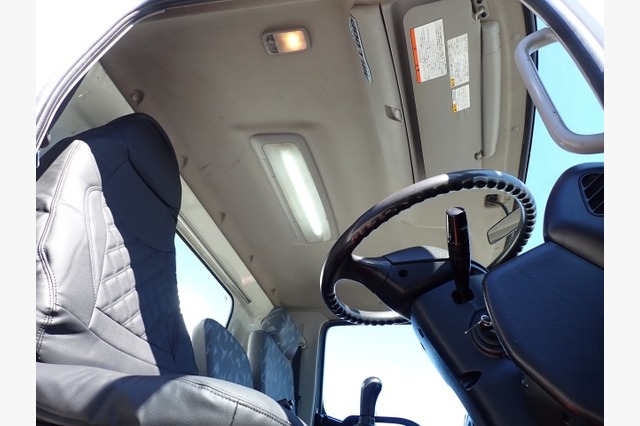 日野　レンジャー　脱着装置付コンテナ専用車（３.９５ｔ積・８.２㎥）　平成２４年式の画像67