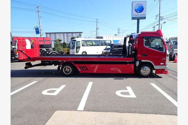 三菱　キャンター・キャリアカー（積載車・２ｔ積）　カスタム　令和３年式の画像04