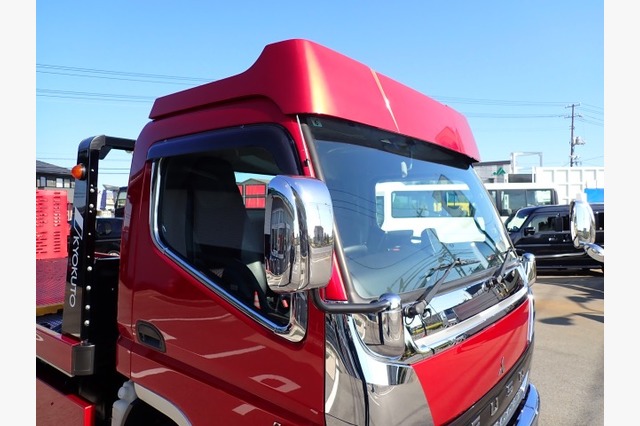 三菱　キャンター・キャリアカー（積載車・２ｔ積）　カスタム　令和３年式の画像08