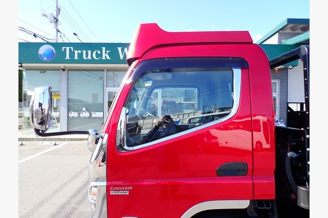 三菱　キャンター・キャリアカー（積載車・２ｔ積）　カスタム　令和３年式の画像14