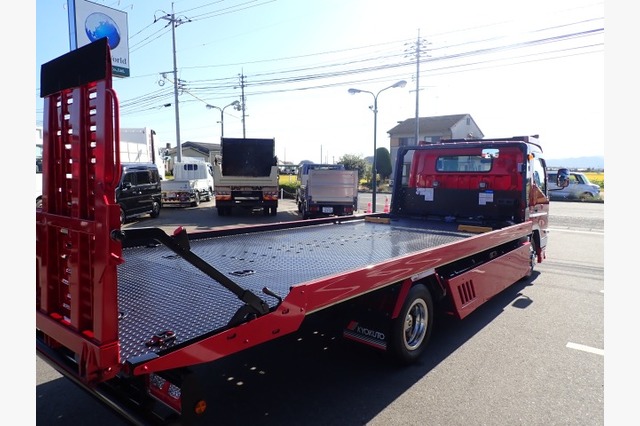 三菱　キャンター・キャリアカー（積載車・２ｔ積）　カスタム　令和３年式の画像22