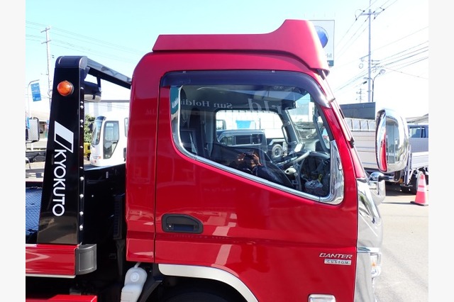 三菱　キャンター・キャリアカー（積載車・２ｔ積）　カスタム　令和３年式の画像26