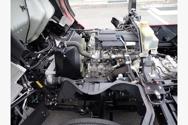 三菱　キャンター・キャリアカー（積載車・２ｔ積）　カスタム　令和３年式の画像48