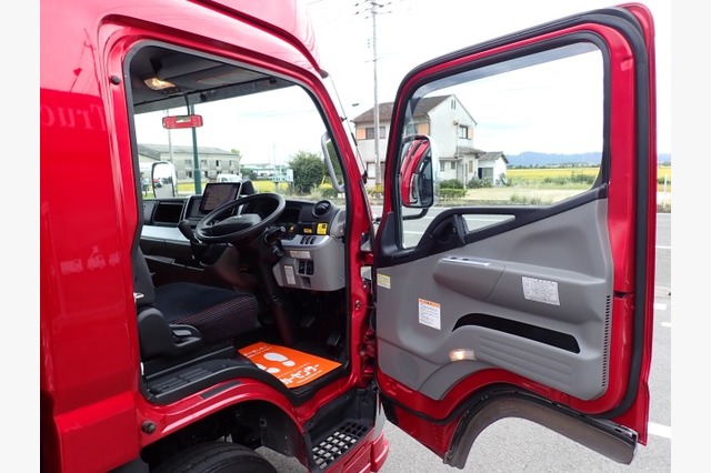 三菱　キャンター・キャリアカー（積載車・２ｔ積）　カスタム　令和３年式の画像60