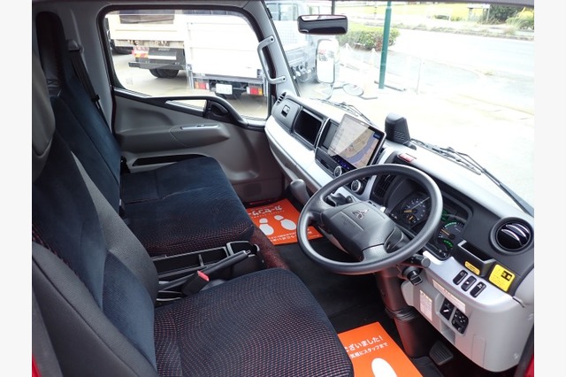 三菱　キャンター・キャリアカー（積載車・２ｔ積）　カスタム　令和３年式の画像63