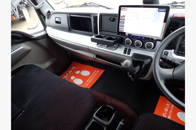 三菱　キャンター・キャリアカー（積載車・２ｔ積）　カスタム　令和３年式の画像70