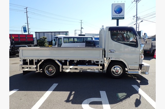 三菱ふそう　キャンター　平ボディ（１.５ｔ積）　平成２５年式の画像04