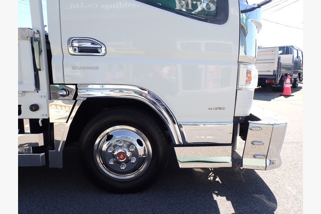 三菱ふそう　キャンター　平ボディ（１.５ｔ積）　平成２５年式の画像24