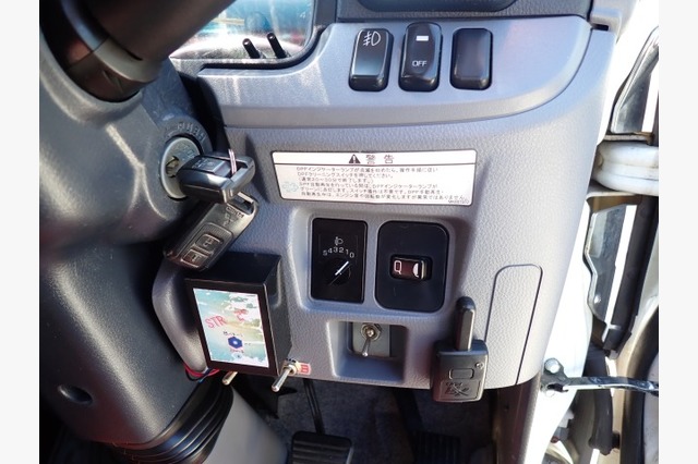 三菱ふそう　キャンター　平ボディ（１.５ｔ積）　平成２５年式の画像70